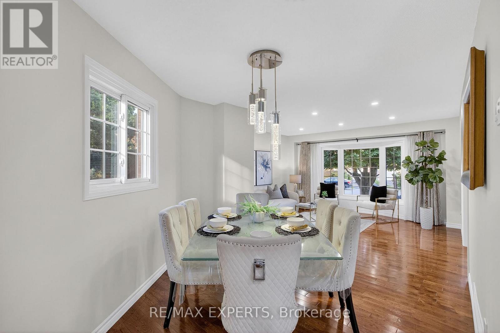 1382 Hazel Mccleary Drive, Oakville, Ontario  L6J 7B1 - Photo 6 - W12494430