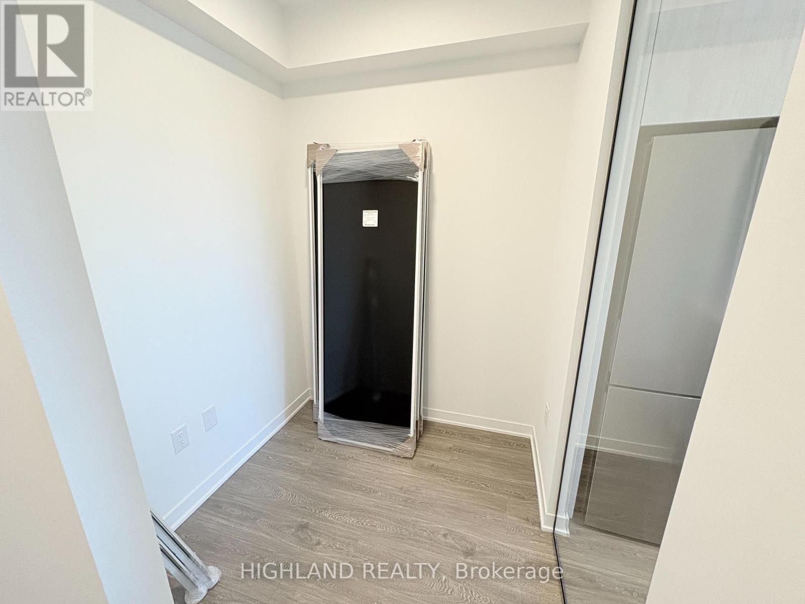 2612 - 2495 Eglinton Avenue W, Mississauga, Ontario  L5M 2T2 - Photo 3 - W12494446