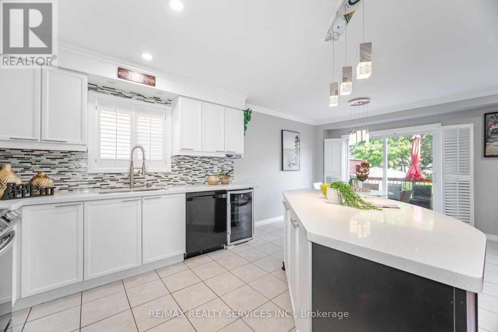 67 El Camino Way, Brampton, Ontario  L7A 3B1 - Photo 12 - W12494450