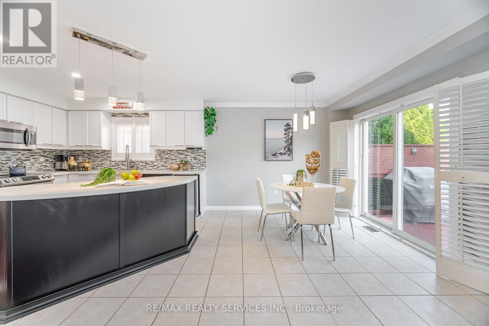 67 El Camino Way, Brampton, Ontario  L7A 3B1 - Photo 16 - W12494450