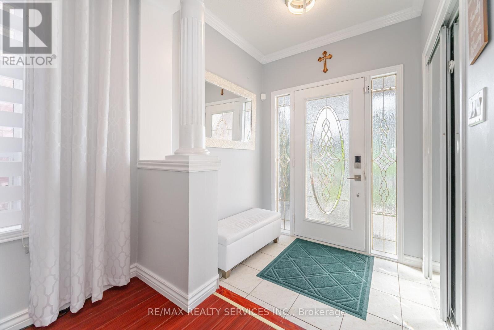 67 El Camino Way, Brampton, Ontario  L7A 3B1 - Photo 4 - W12494450