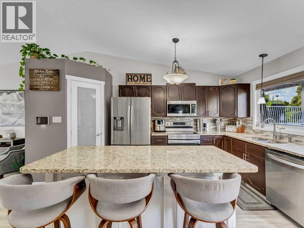 16 Storrs Crescent Se, Medicine Hat, Alberta  T1B 1J4 - Photo 9 - A2256864