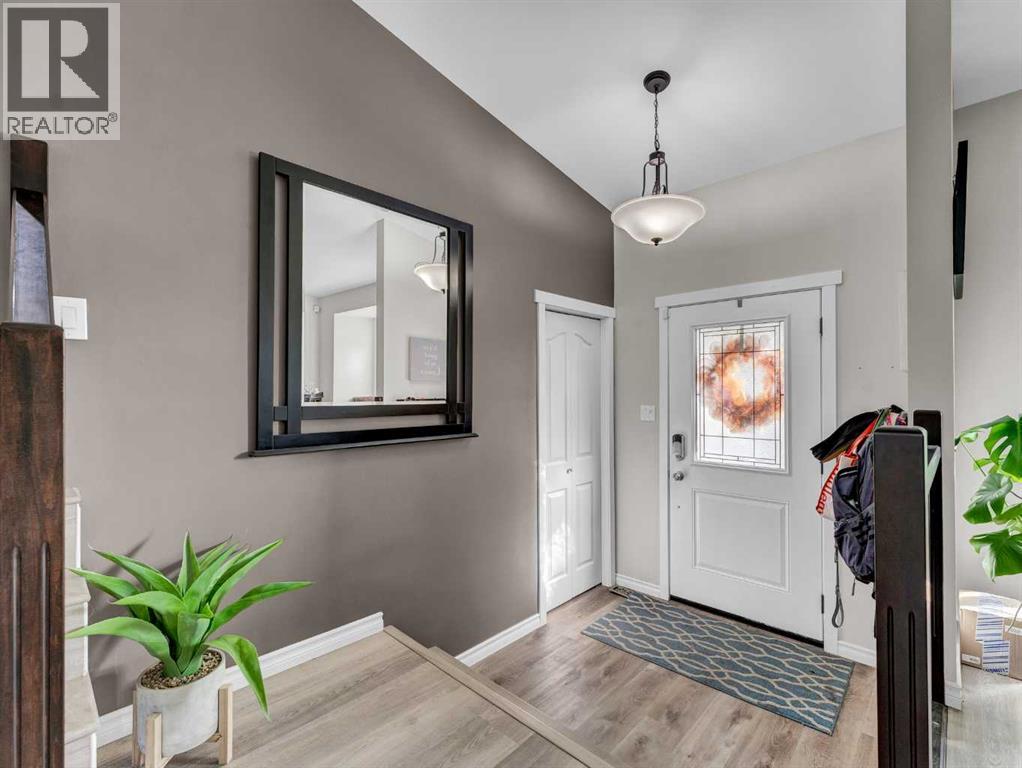 16 Storrs Crescent Se, Medicine Hat, Alberta  T1B 1J4 - Photo 5 - A2256864