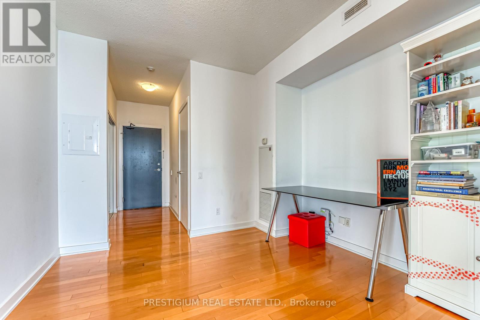 3704 - 33 Charles Street E, Toronto, Ontario  M4Y 0A2 - Photo 4 - C12494484