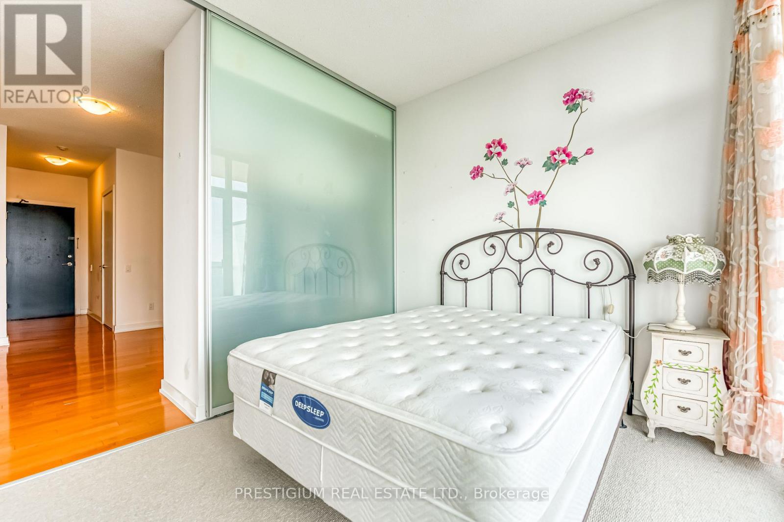 3704 - 33 Charles Street E, Toronto, Ontario  M4Y 0A2 - Photo 8 - C12494484