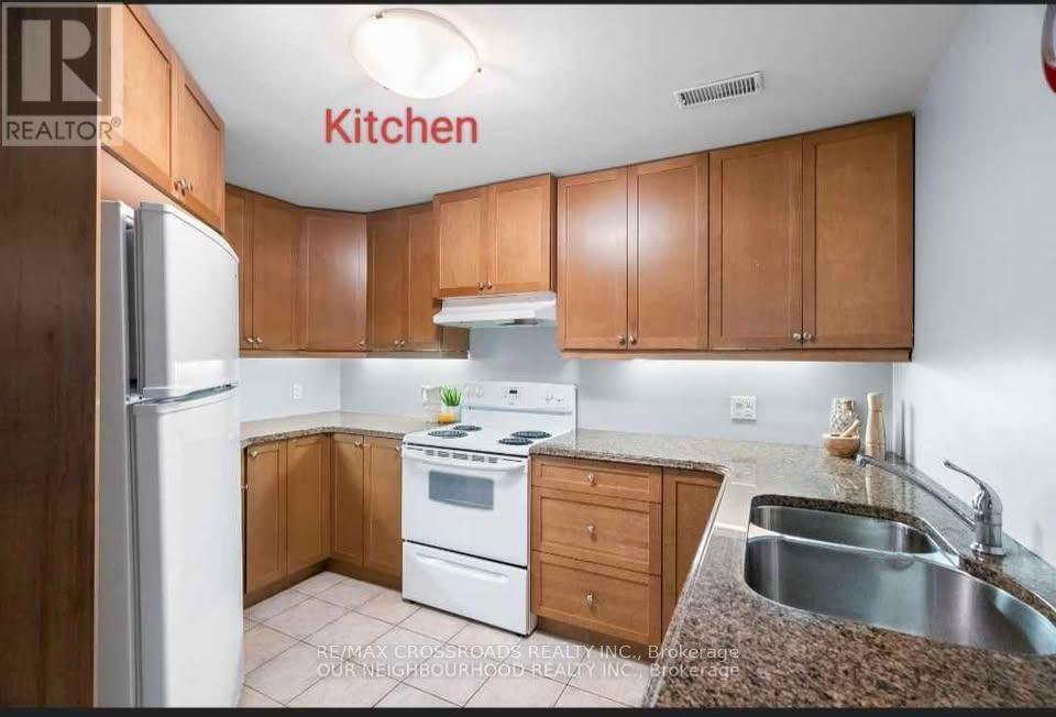 1105 Centre Street S, Whitby, Ontario  L1N 4X7 - Photo 3 - E12494498