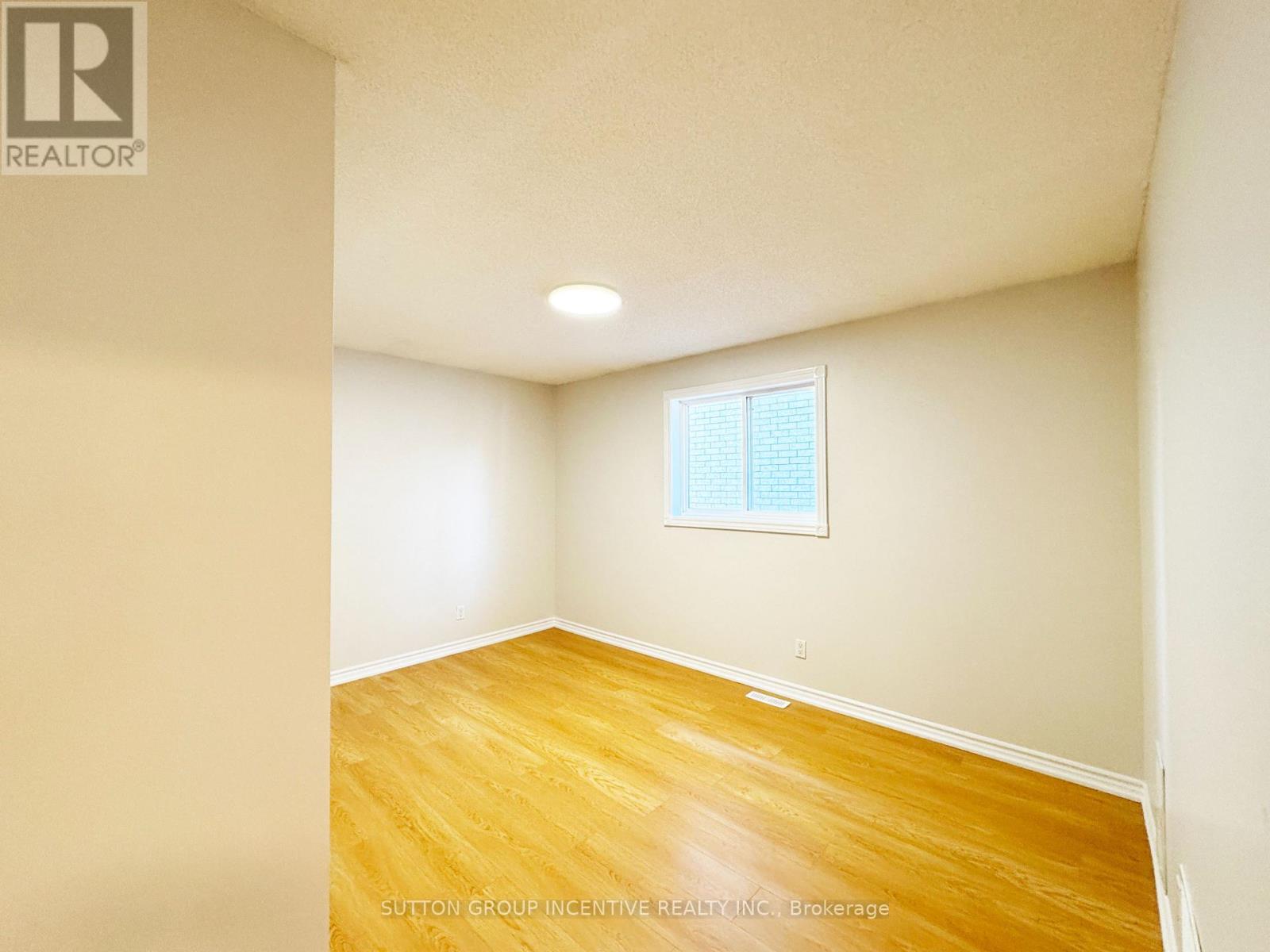 18 Forest Dale Drive, Barrie (Little Lake), Ontario  L4M 6M7 - Photo 19 - S12494464