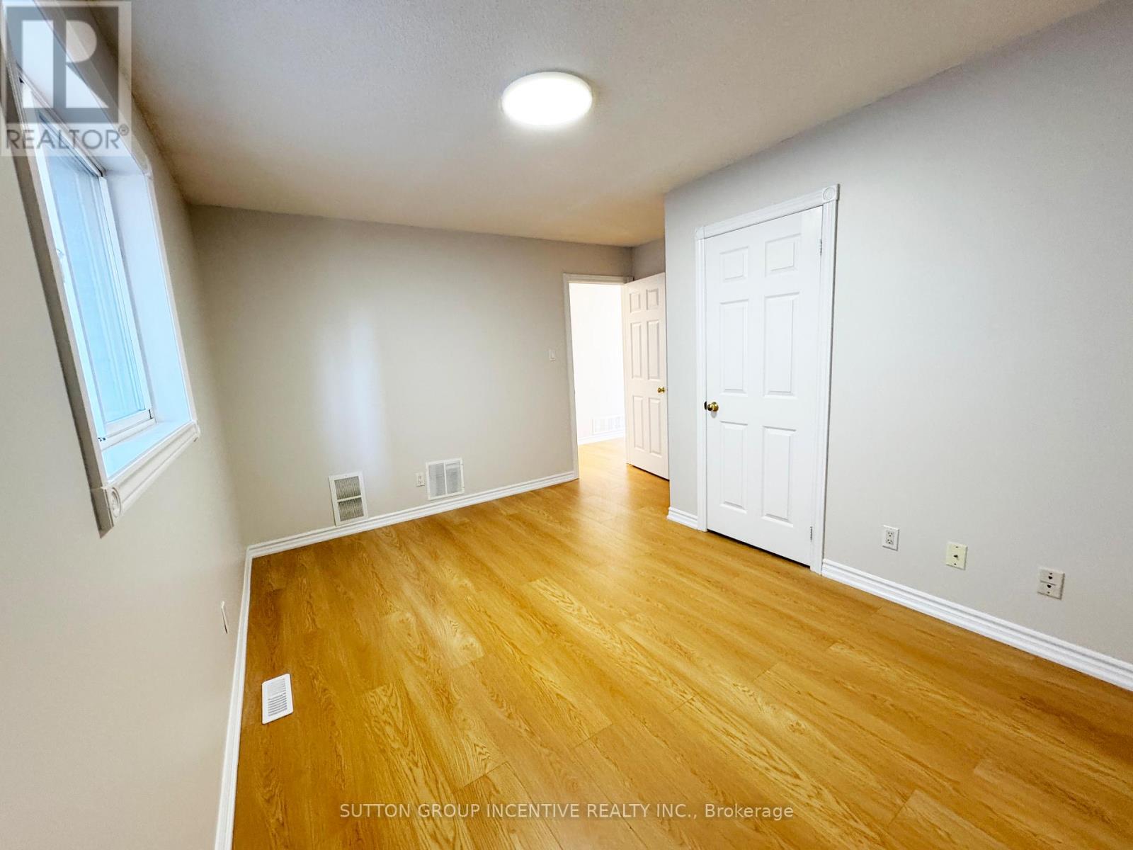 18 Forest Dale Drive, Barrie (Little Lake), Ontario  L4M 6M7 - Photo 20 - S12494464