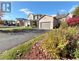 18 FOREST DALE DRIVE, Barrie, Ontario