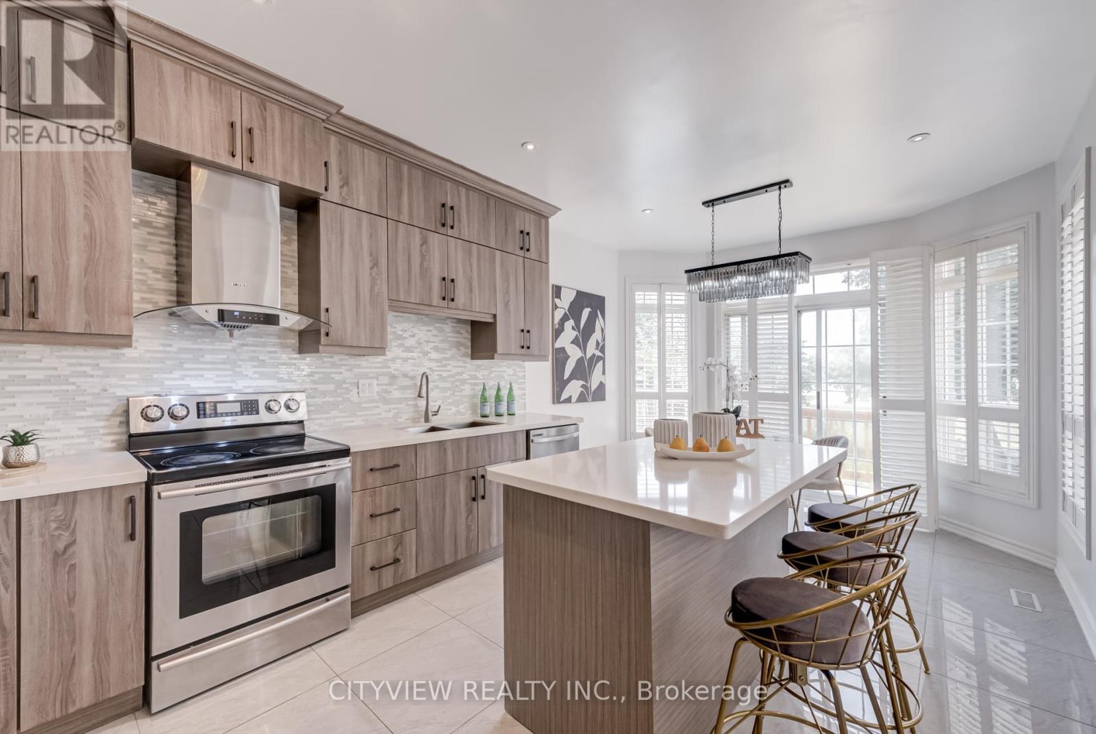 5842 Terrapark Trail, Mississauga, Ontario  L5M 6S1 - Photo 3 - W12494468