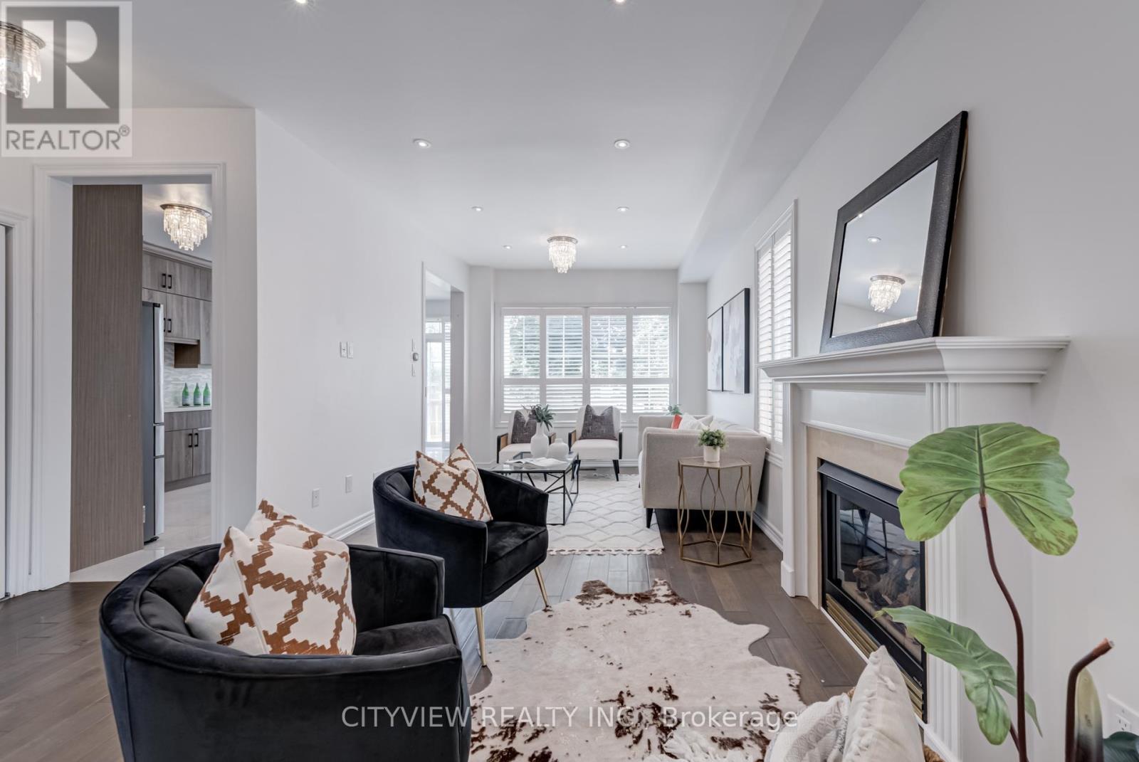 5842 Terrapark Trail, Mississauga, Ontario  L5M 6S1 - Photo 4 - W12494468