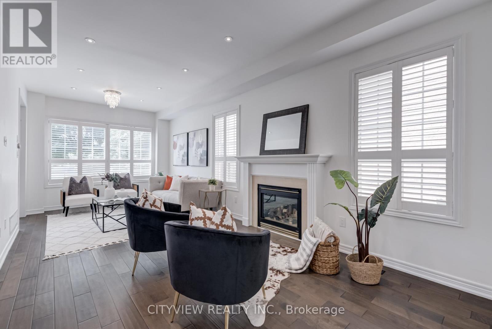 5842 Terrapark Trail, Mississauga, Ontario  L5M 6S1 - Photo 5 - W12494468