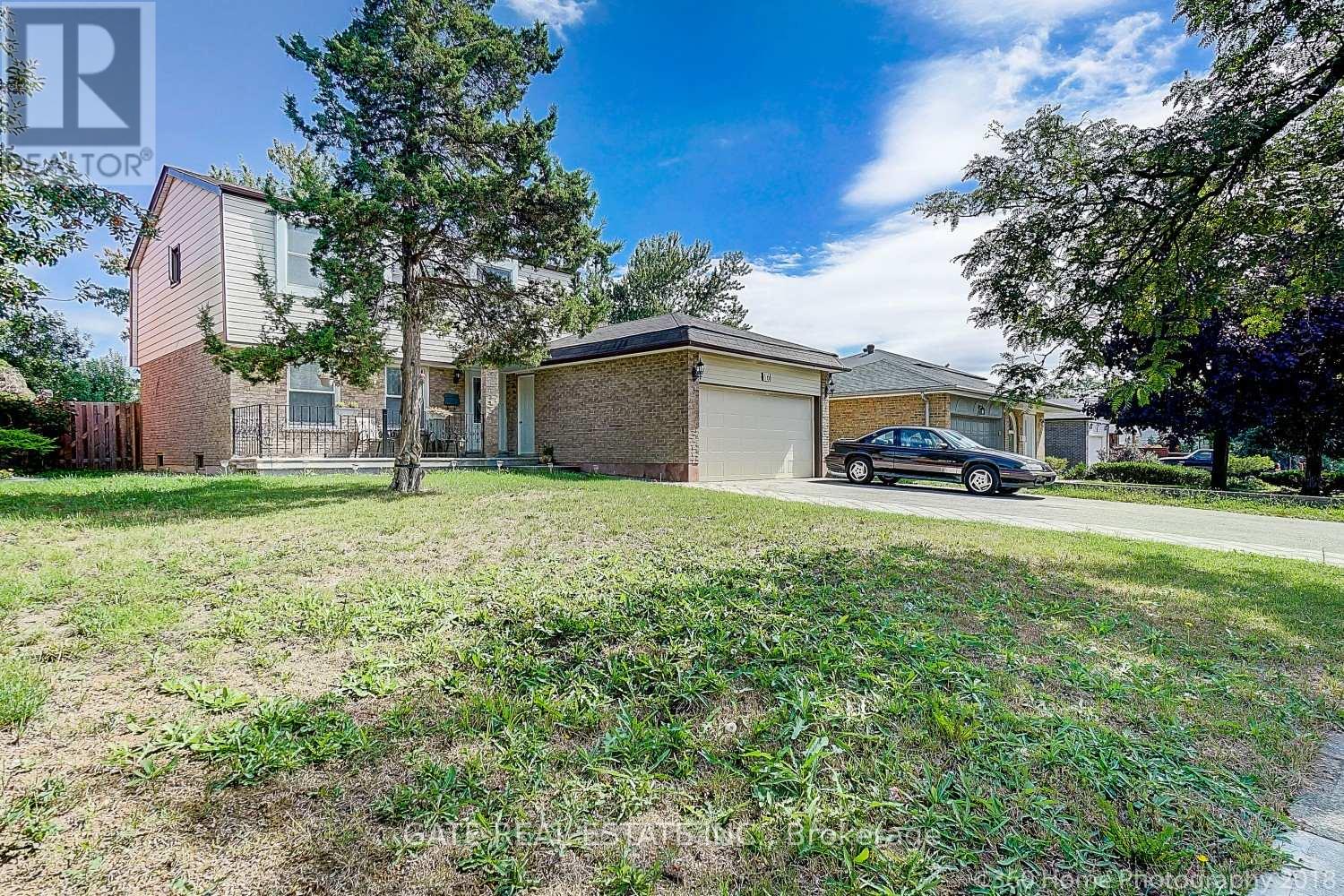 16 Massey Street, Brampton, Ontario  L6S 2W1 - Photo 2 - W12494474