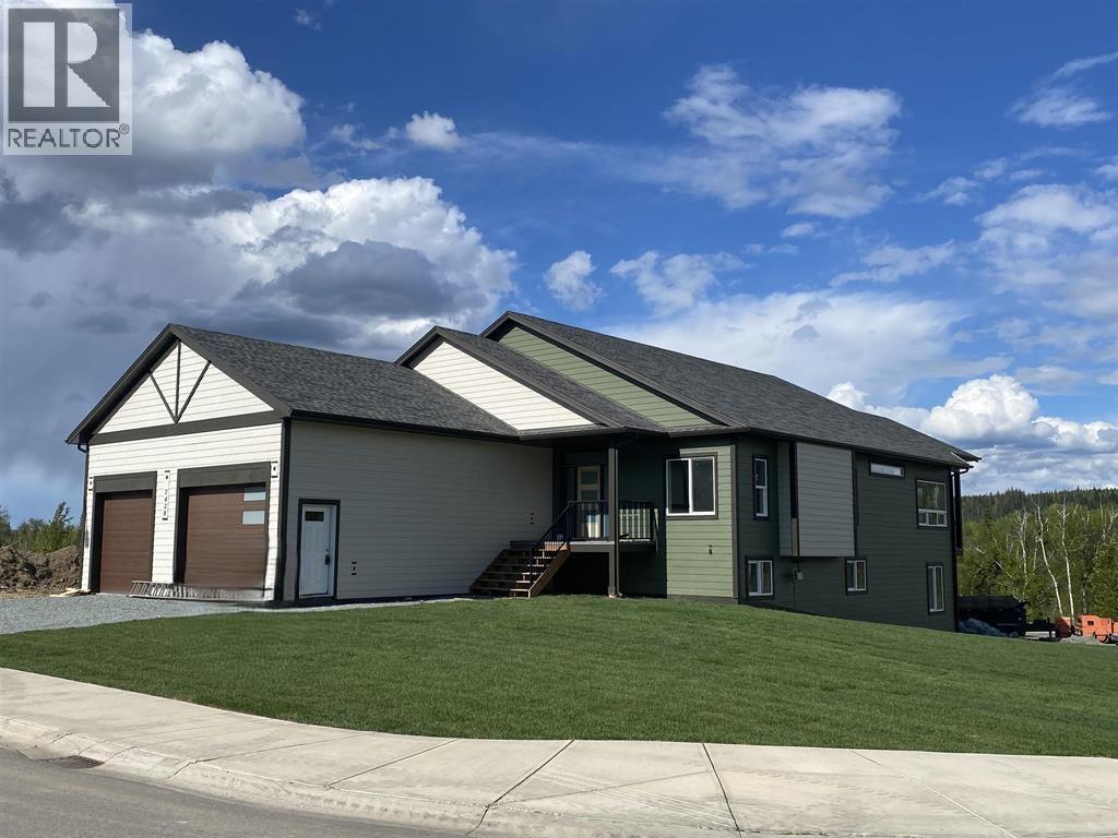 7428 Foxridge Avenue, Prince George, British Columbia  V2N 0H2 - Photo 2 - R3063235