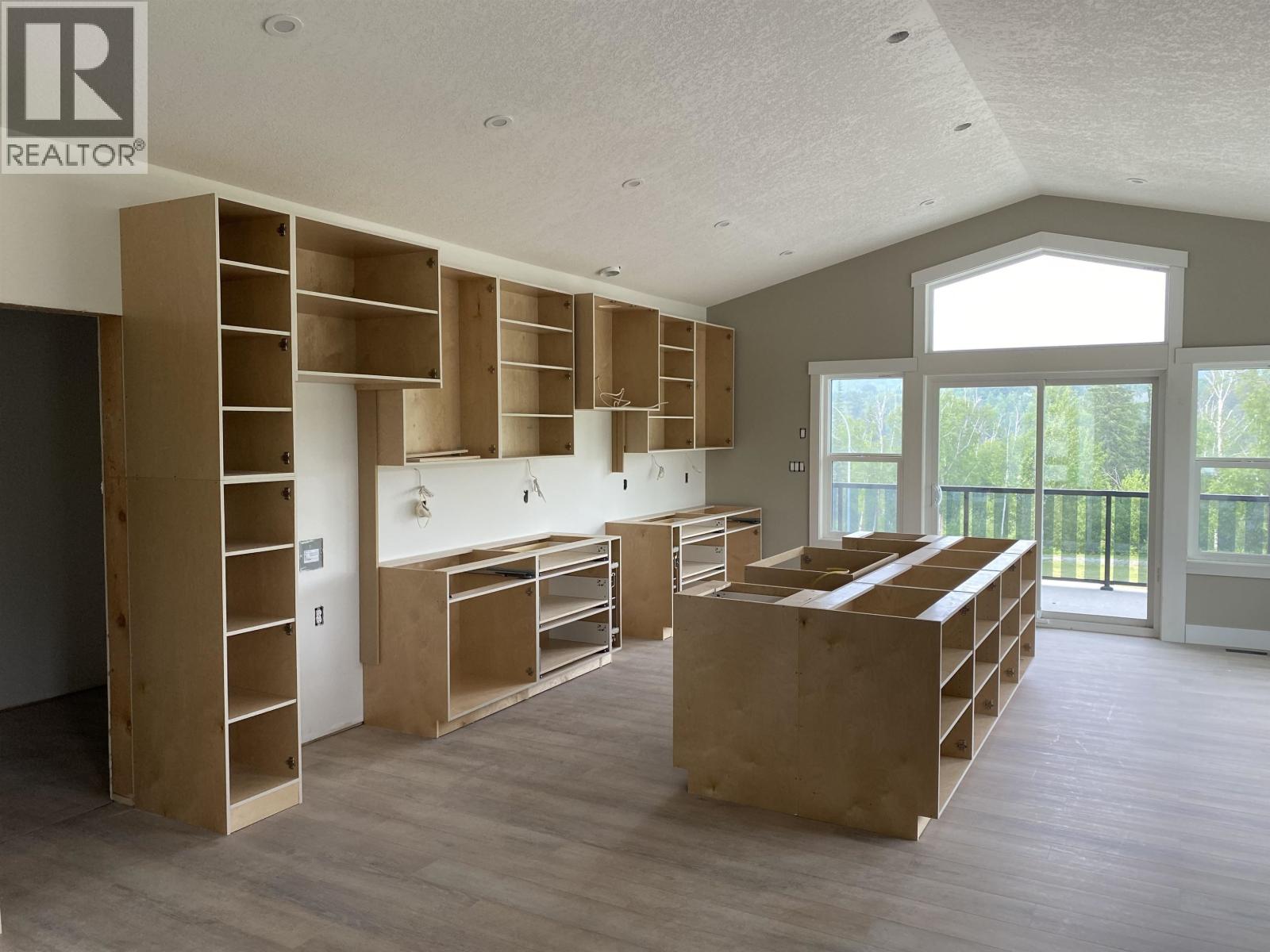 7428 Foxridge Avenue, Prince George, British Columbia  V2N 0H2 - Photo 4 - R3063235