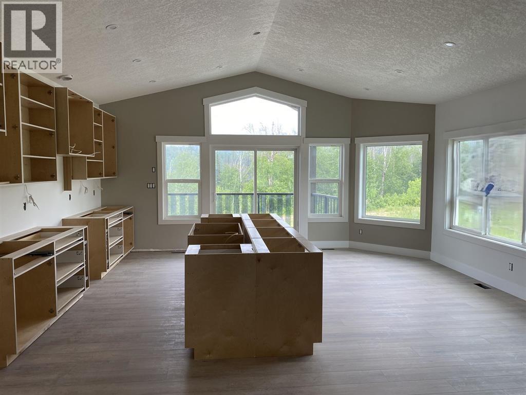 7428 Foxridge Avenue, Prince George, British Columbia  V2N 0H2 - Photo 9 - R3063235