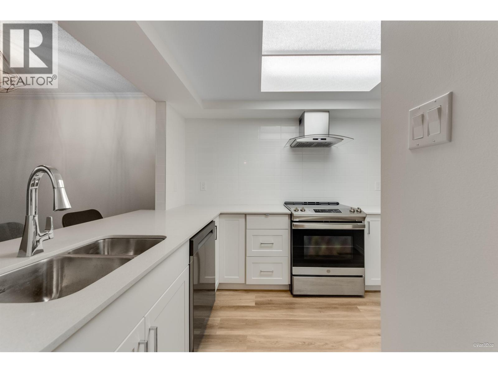 601 460 Westview Street, Coquitlam, British Columbia  V3K 6C9 - Photo 8 - R3045801