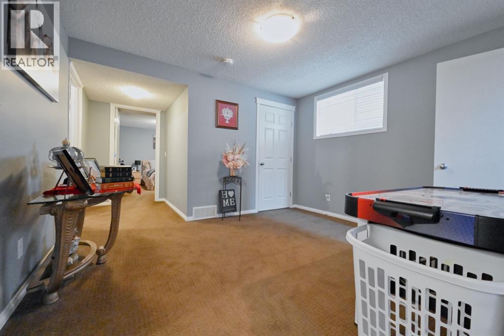 101 Prestwick Rise Se, Calgary, Alberta  T2Z 4A6 - Photo 17 - A2255438