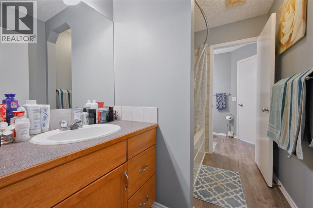 101 Prestwick Rise Se, Calgary, Alberta  T2Z 4A6 - Photo 13 - A2255438