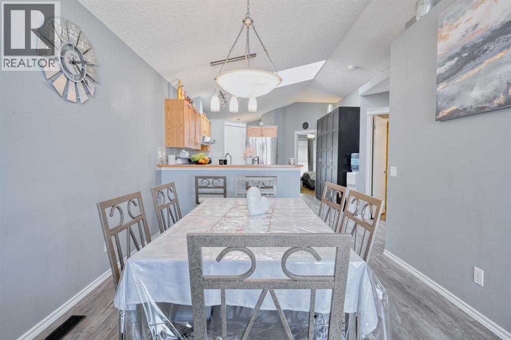 101 Prestwick Rise Se, Calgary, Alberta  T2Z 4A6 - Photo 7 - A2255438