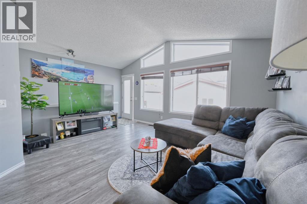 101 Prestwick Rise Se, Calgary, Alberta  T2Z 4A6 - Photo 9 - A2255438