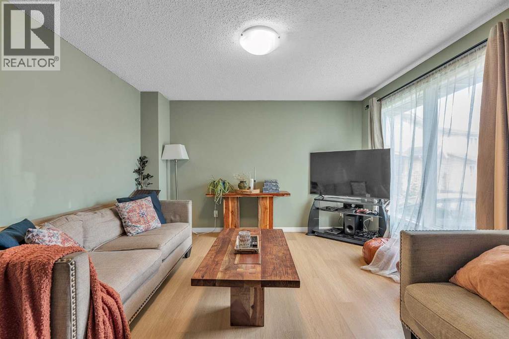 232 Abadan Place Ne, Calgary, Alberta  T2A 6S9 - Photo 4 - A2265346