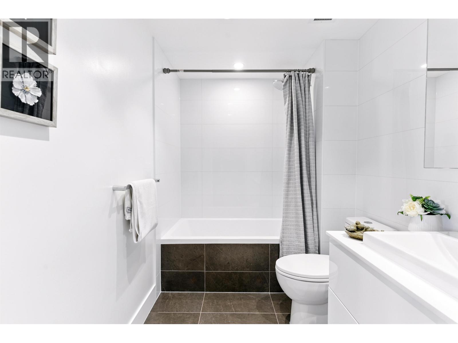 1205 1632 Lions Gate Lane, North Vancouver, British Columbia  V7P 0E2 - Photo 16 - R3050034