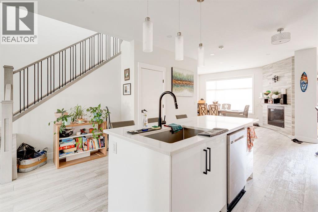 2018 40 Street Se, Calgary, Alberta  T2B 1B7 - Photo 5 - A2251143