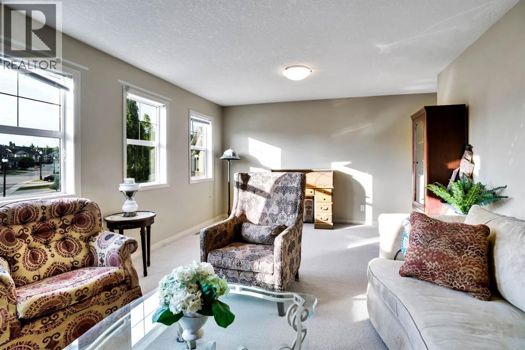 28 Elmont Mews Sw, Calgary, Alberta  T3H 0L8 - Photo 3 - A2241148