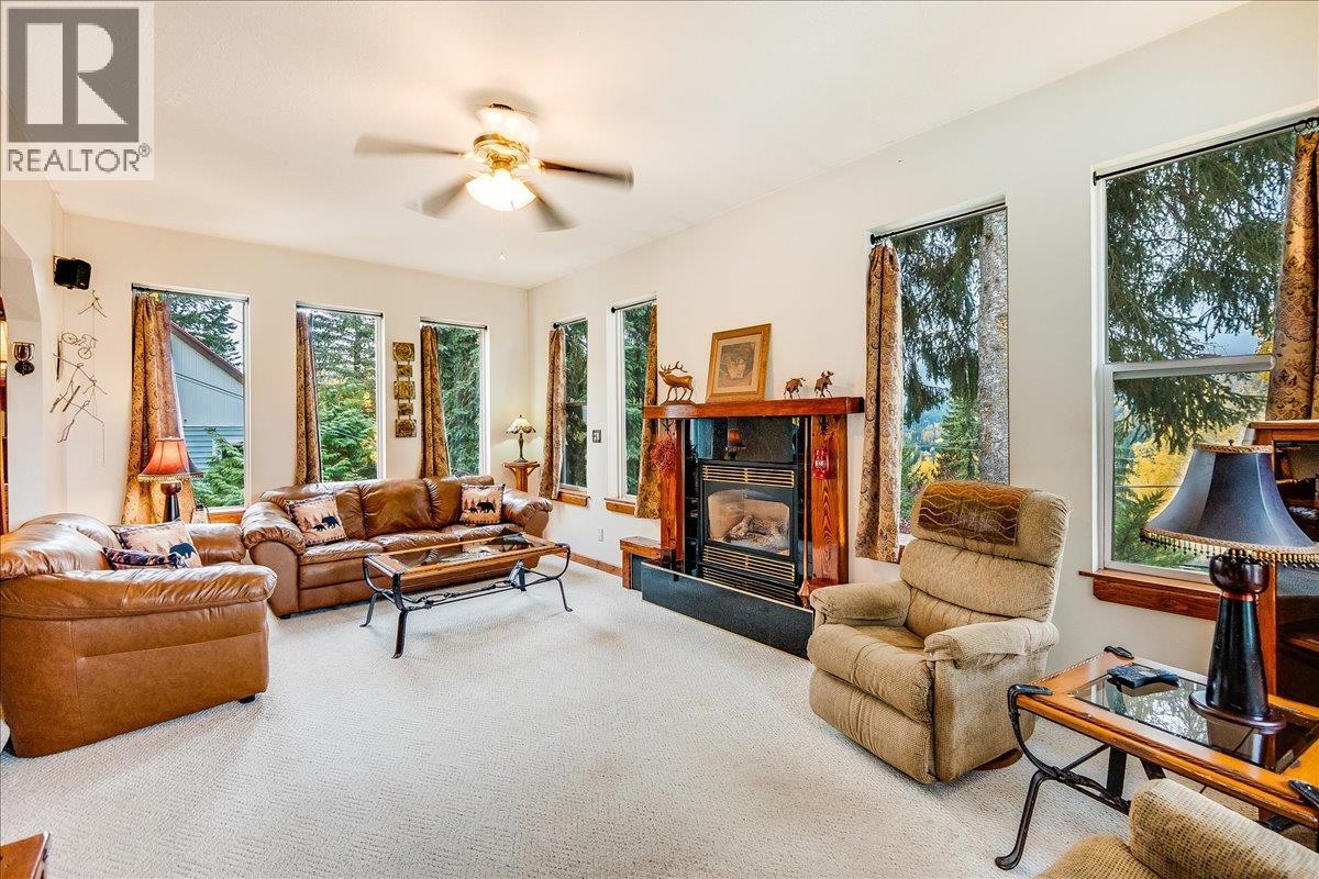 1486 Esling Drive, Rossland, British Columbia  V0G 1Y0 - Photo 6 - 10366961