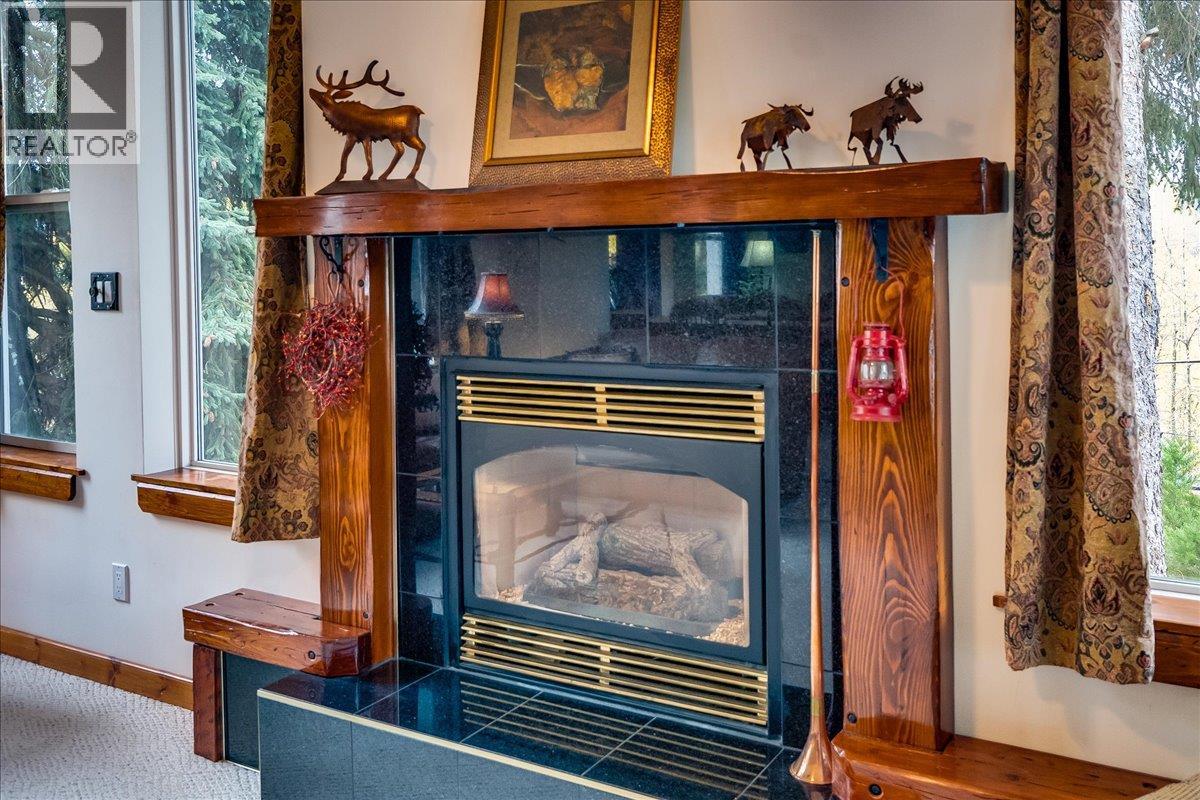 1486 Esling Drive, Rossland, British Columbia  V0G 1Y0 - Photo 5 - 10366961