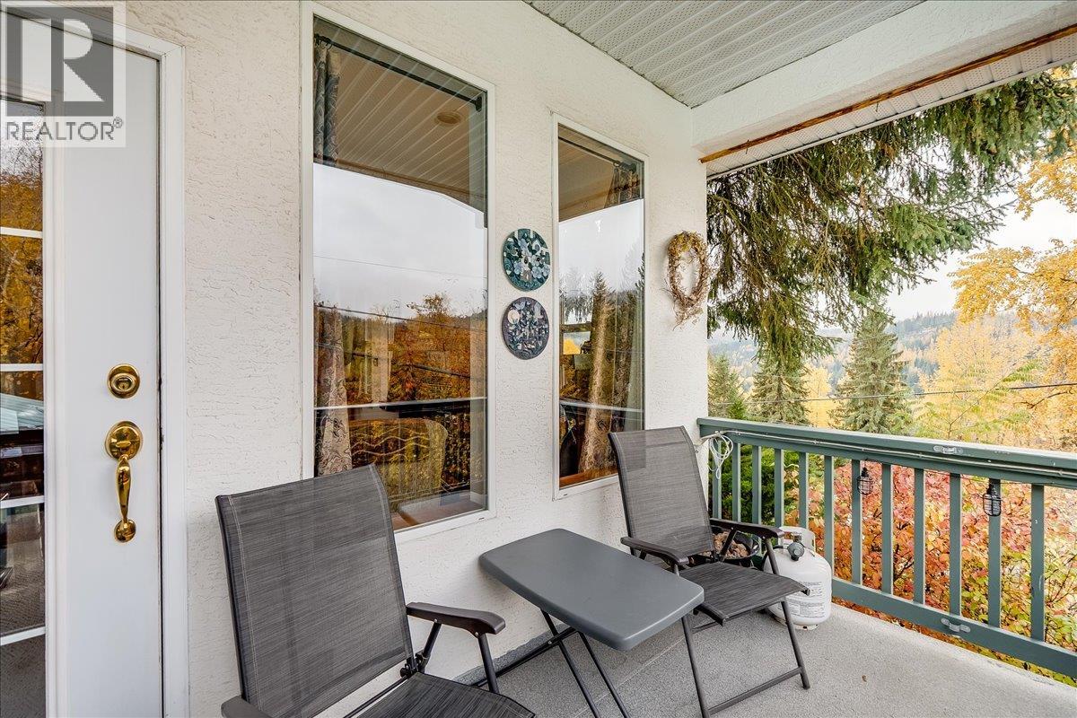 1486 Esling Drive, Rossland, British Columbia  V0G 1Y0 - Photo 10 - 10366961