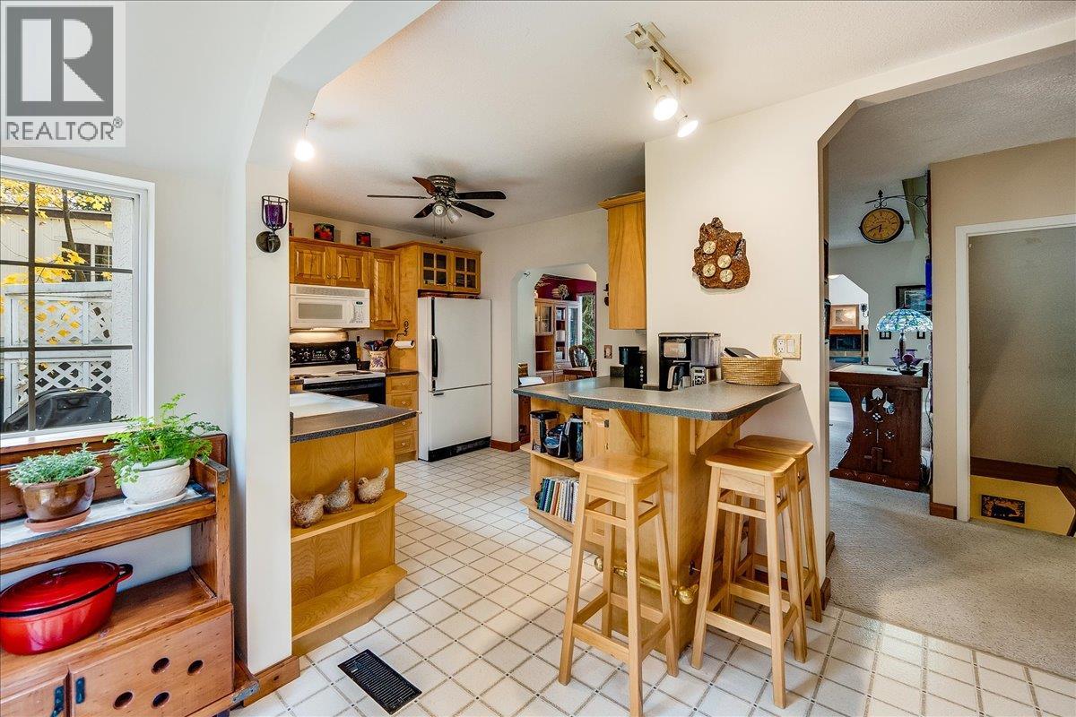 1486 Esling Drive, Rossland, British Columbia  V0G 1Y0 - Photo 28 - 10366961