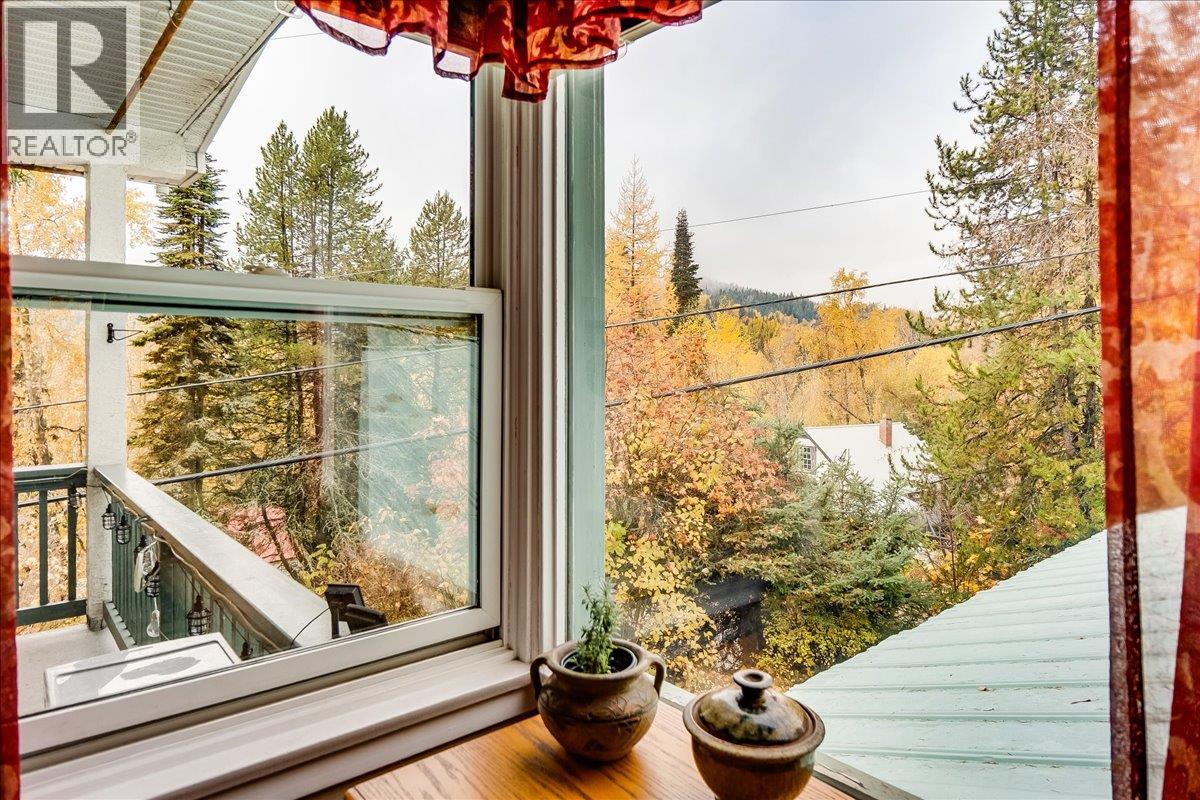 1486 Esling Drive, Rossland, British Columbia  V0G 1Y0 - Photo 30 - 10366961