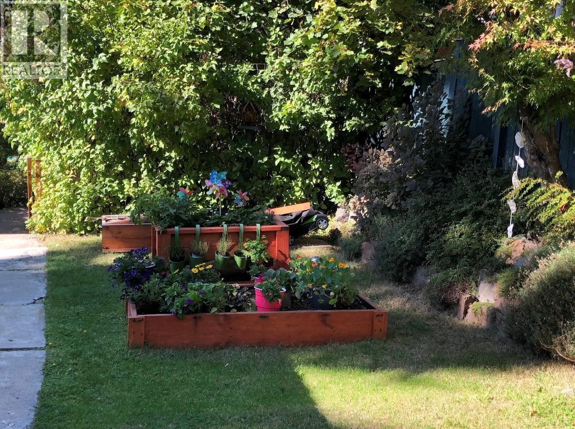 1486 Esling Drive, Rossland, British Columbia  V0G 1Y0 - Photo 68 - 10366961