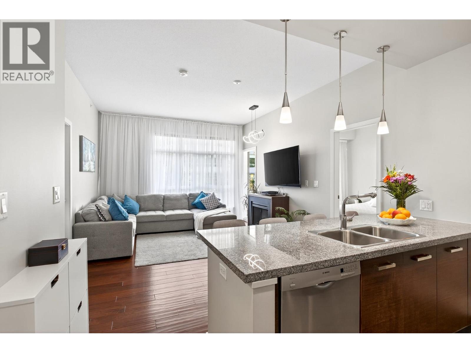 409 2957 Glen Drive, Coquitlam, British Columbia  V3B 0B5 - Photo 5 - R3062872