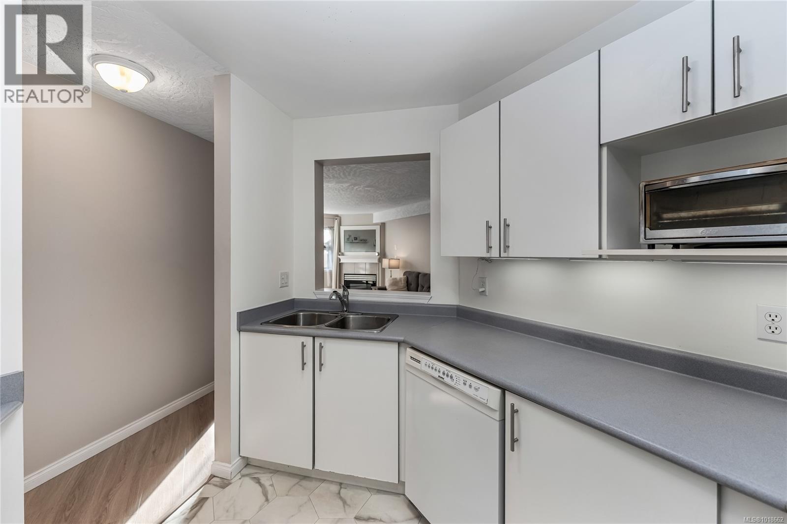 111 3010 Washington Ave, Victoria, British Columbia  V9A 1P6 - Photo 12 - 1018662