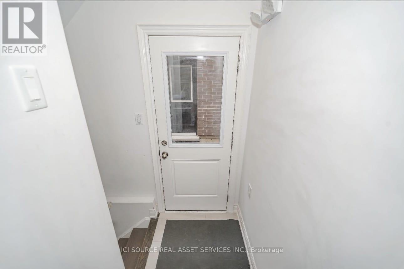 Basement - 195 Lionhead Golf Club Road, Brampton, Ontario  L6Y 6C1 - Photo 3 - W12491370