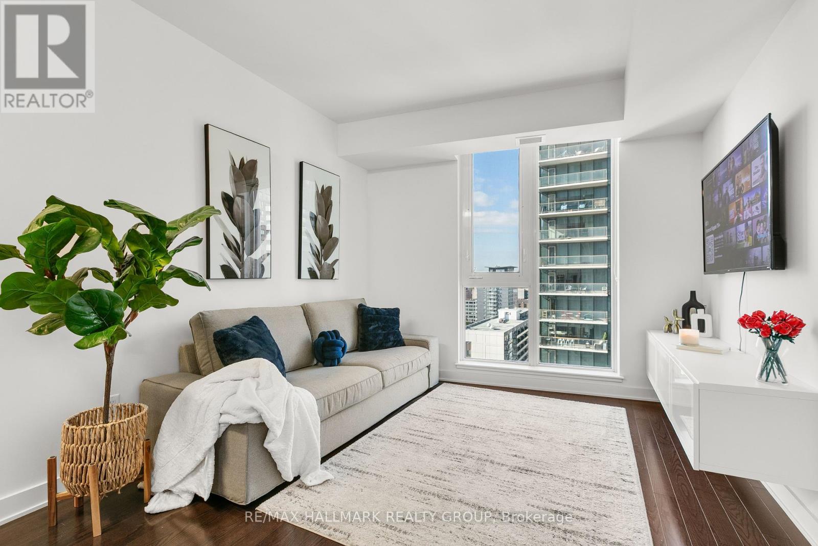 1510 - 179 Metcalfe Street, Ottawa, Ontario  K2P 1P7 - Photo 4 - X12436195