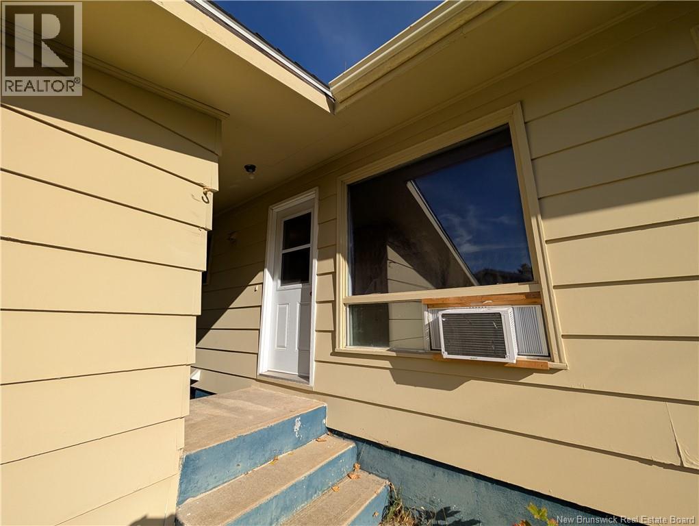 1105 Smith, Bathurst, New Brunswick  E2A 3V3 - Photo 8 - NB129414