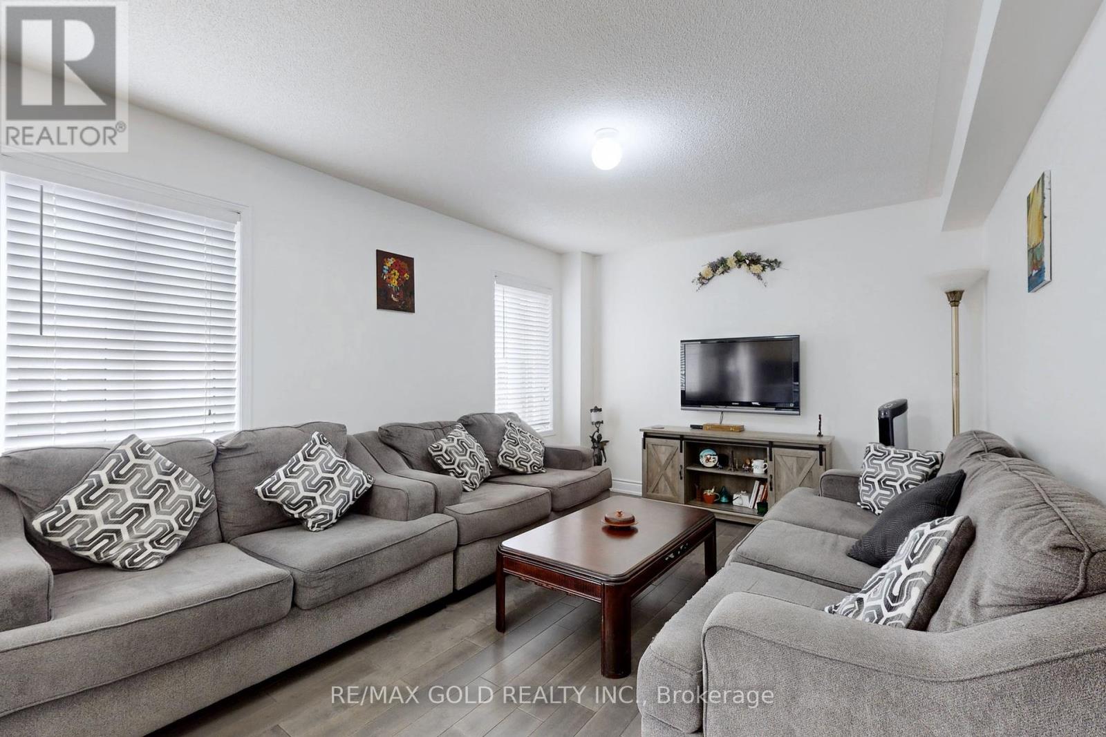 18 Thimbleberry Street, Brampton, Ontario  L7A 3L3 - Photo 17 - W12447239