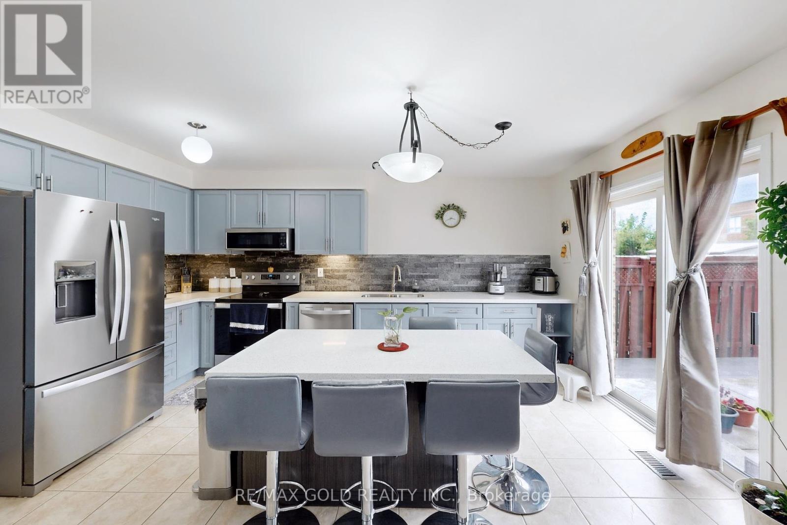 18 Thimbleberry Street, Brampton, Ontario  L7A 3L3 - Photo 14 - W12447239