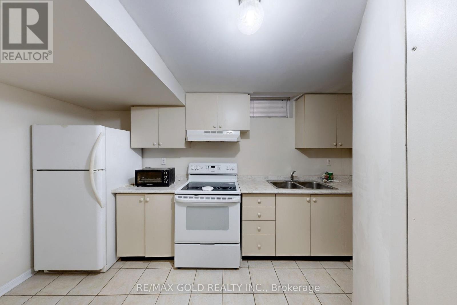 18 Thimbleberry Street, Brampton, Ontario  L7A 3L3 - Photo 39 - W12447239