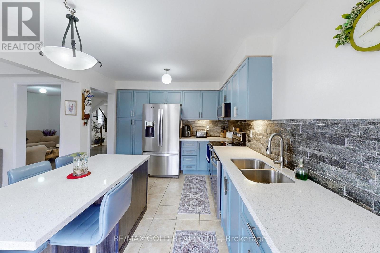 18 Thimbleberry Street, Brampton, Ontario  L7A 3L3 - Photo 12 - W12447239