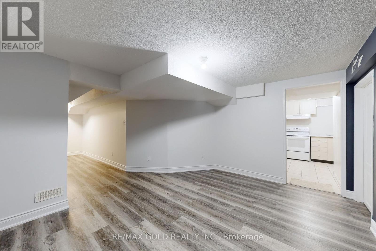 18 Thimbleberry Street, Brampton, Ontario  L7A 3L3 - Photo 37 - W12447239