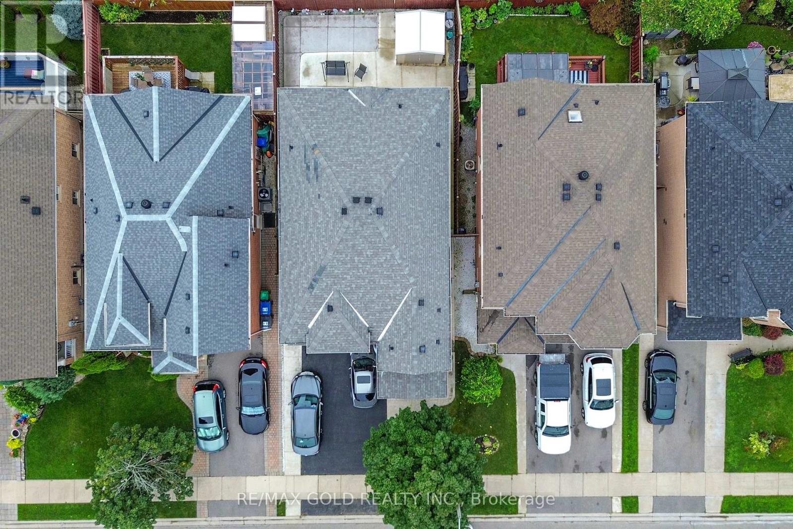 18 Thimbleberry Street, Brampton, Ontario  L7A 3L3 - Photo 5 - W12447239