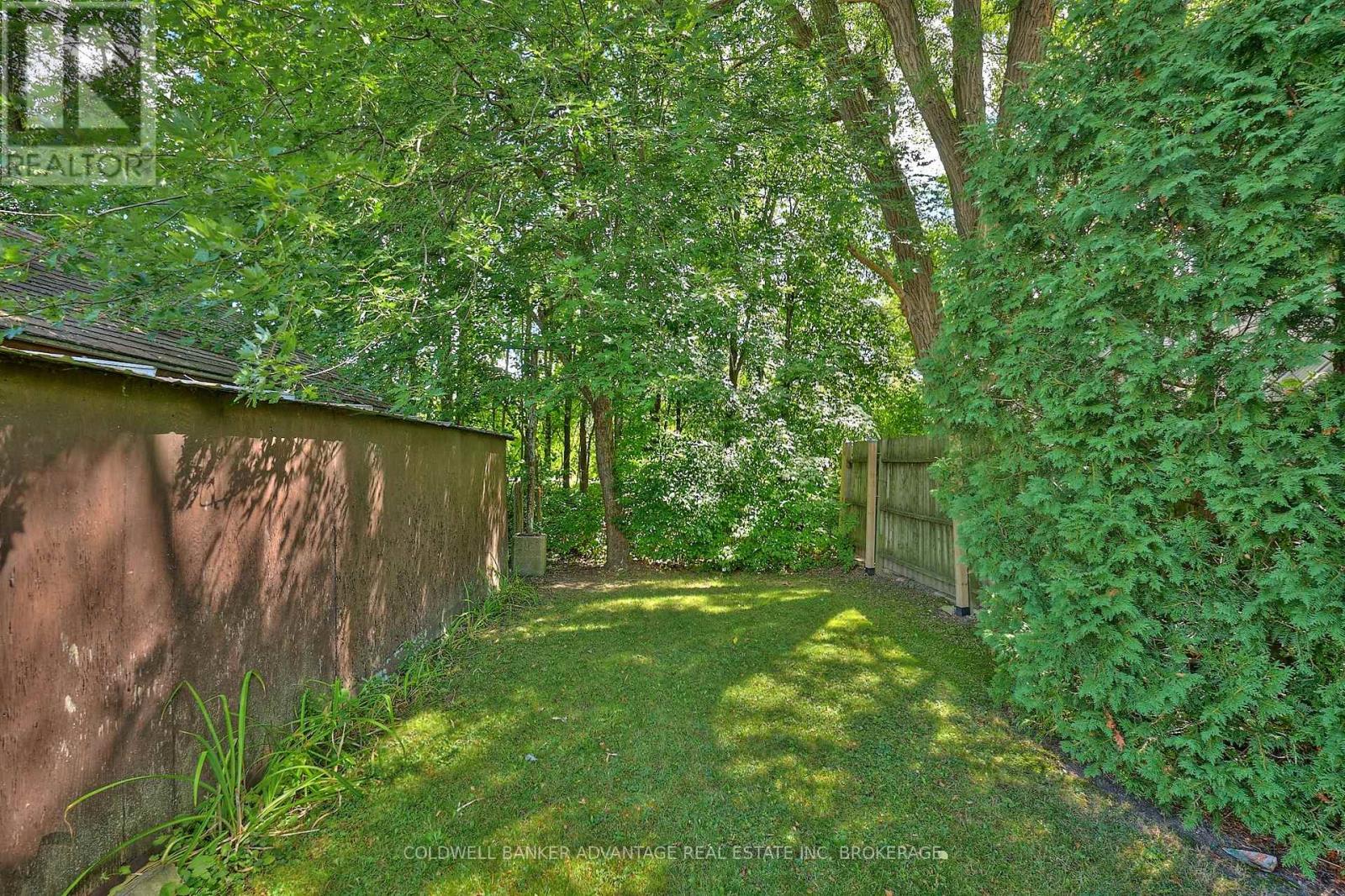 144 Dunkirk Road, Welland, Ontario  L3B 2N6 - Photo 12 - X12459687