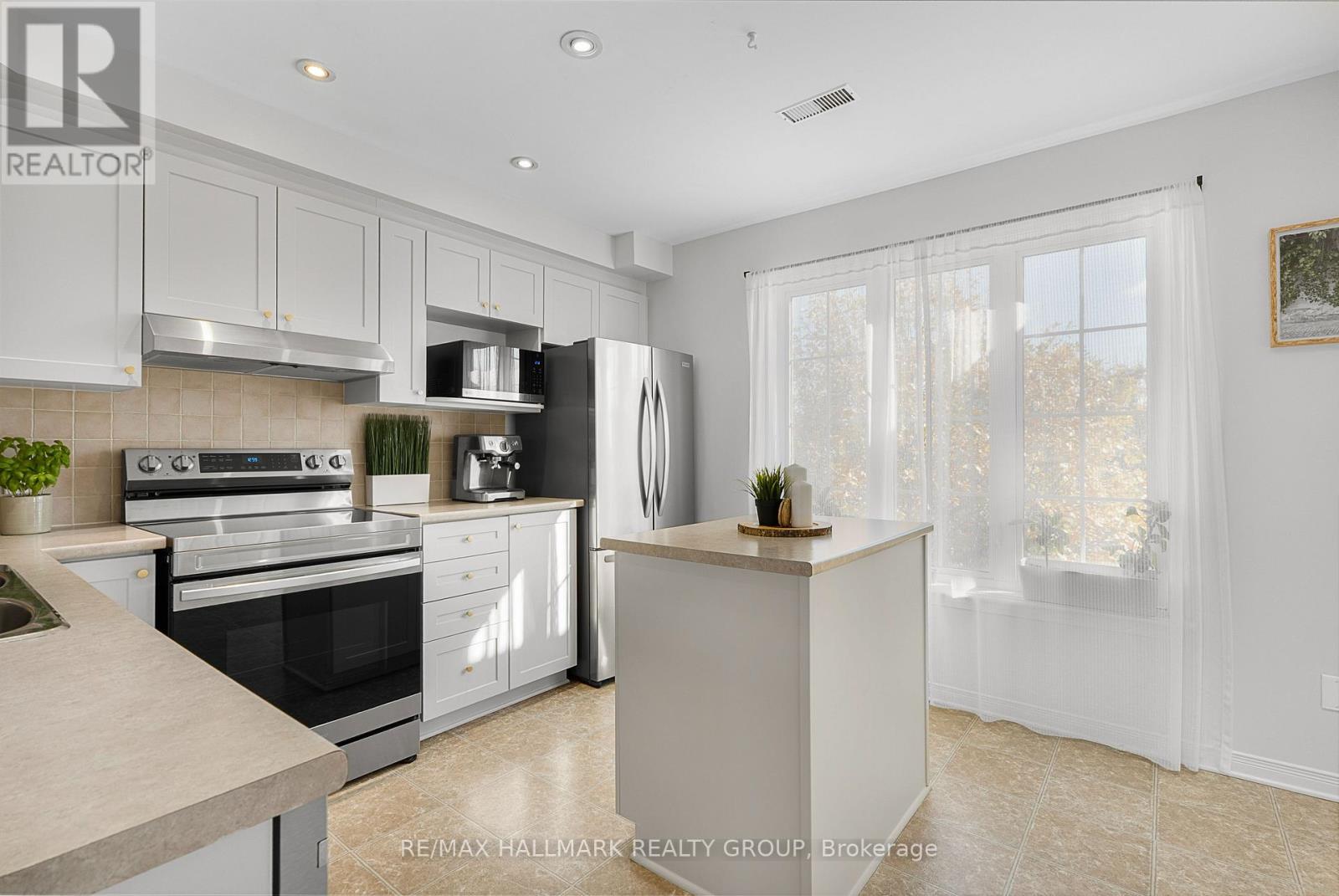 146 - 70 Edenvale Drive, Ottawa, Ontario  K2K 3N6 - Photo 10 - X12494560