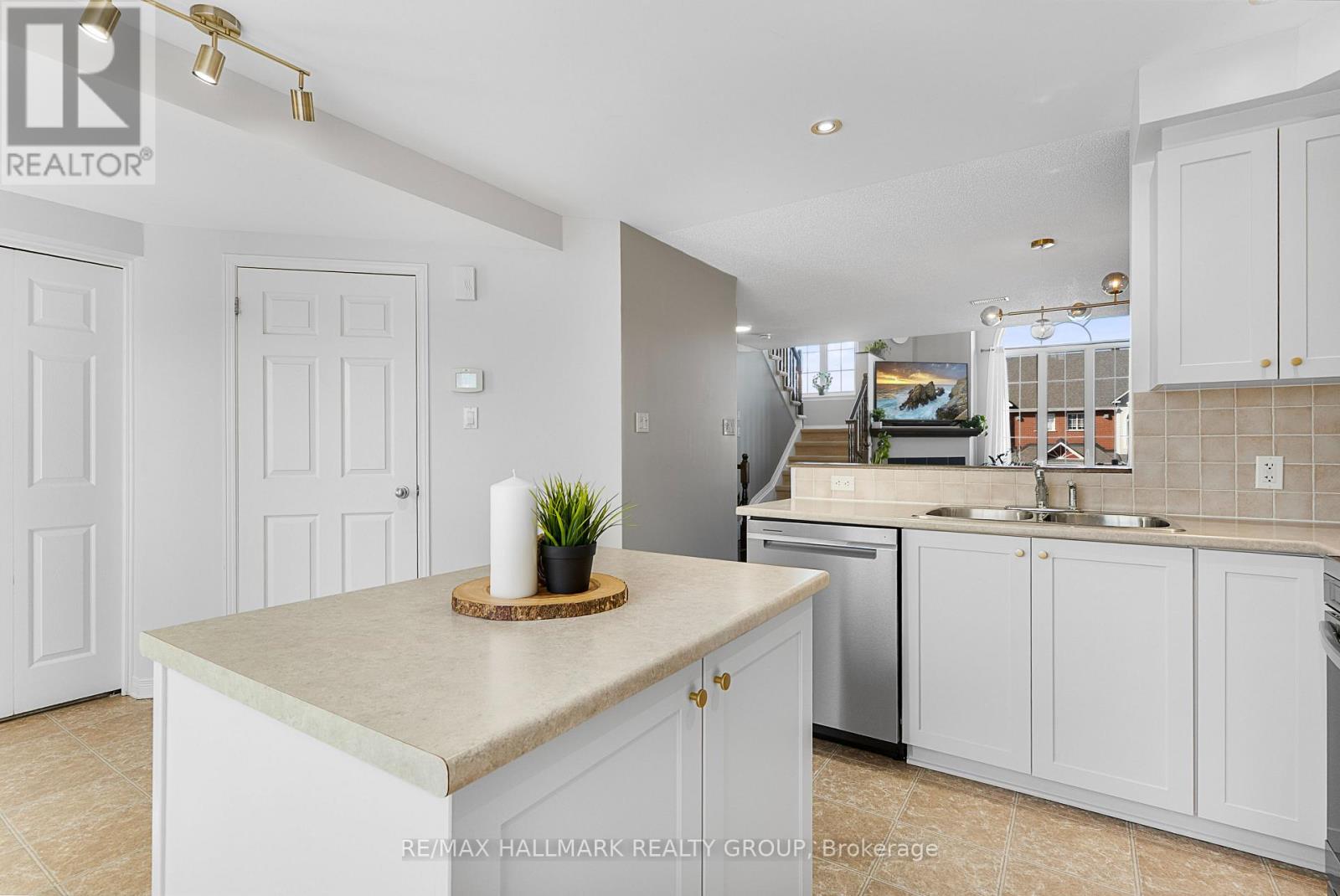 146 - 70 Edenvale Drive, Ottawa, Ontario  K2K 3N6 - Photo 11 - X12494560