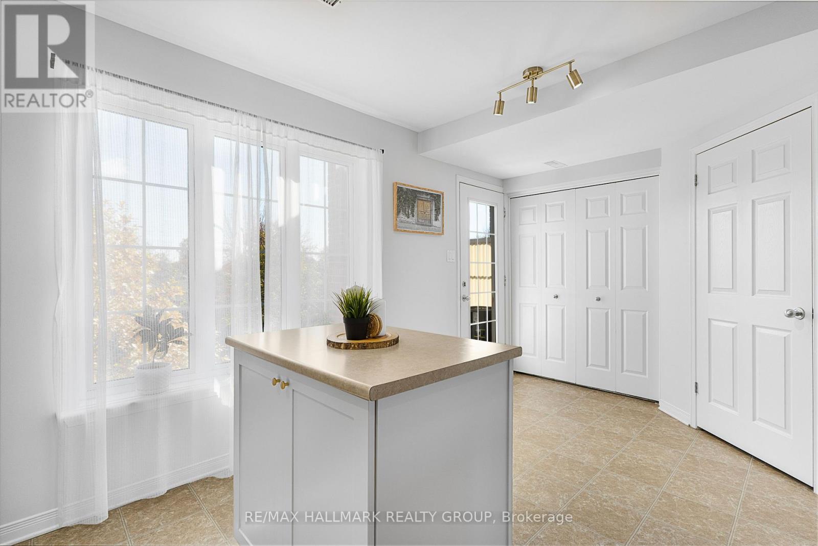 146 - 70 Edenvale Drive, Ottawa, Ontario  K2K 3N6 - Photo 14 - X12494560